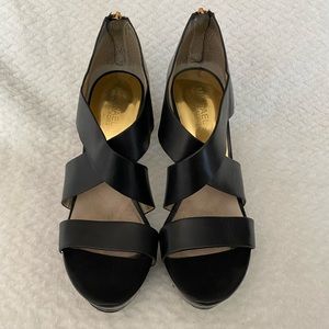 MICHAEL Michael Kors leather stappy black sandals